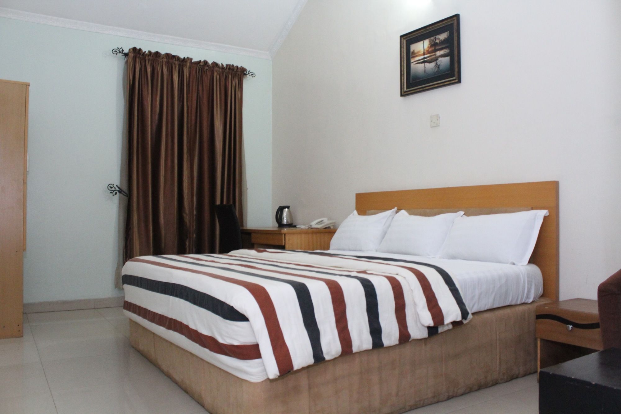 Bluespring Hotel Maryland Екстер'єр фото