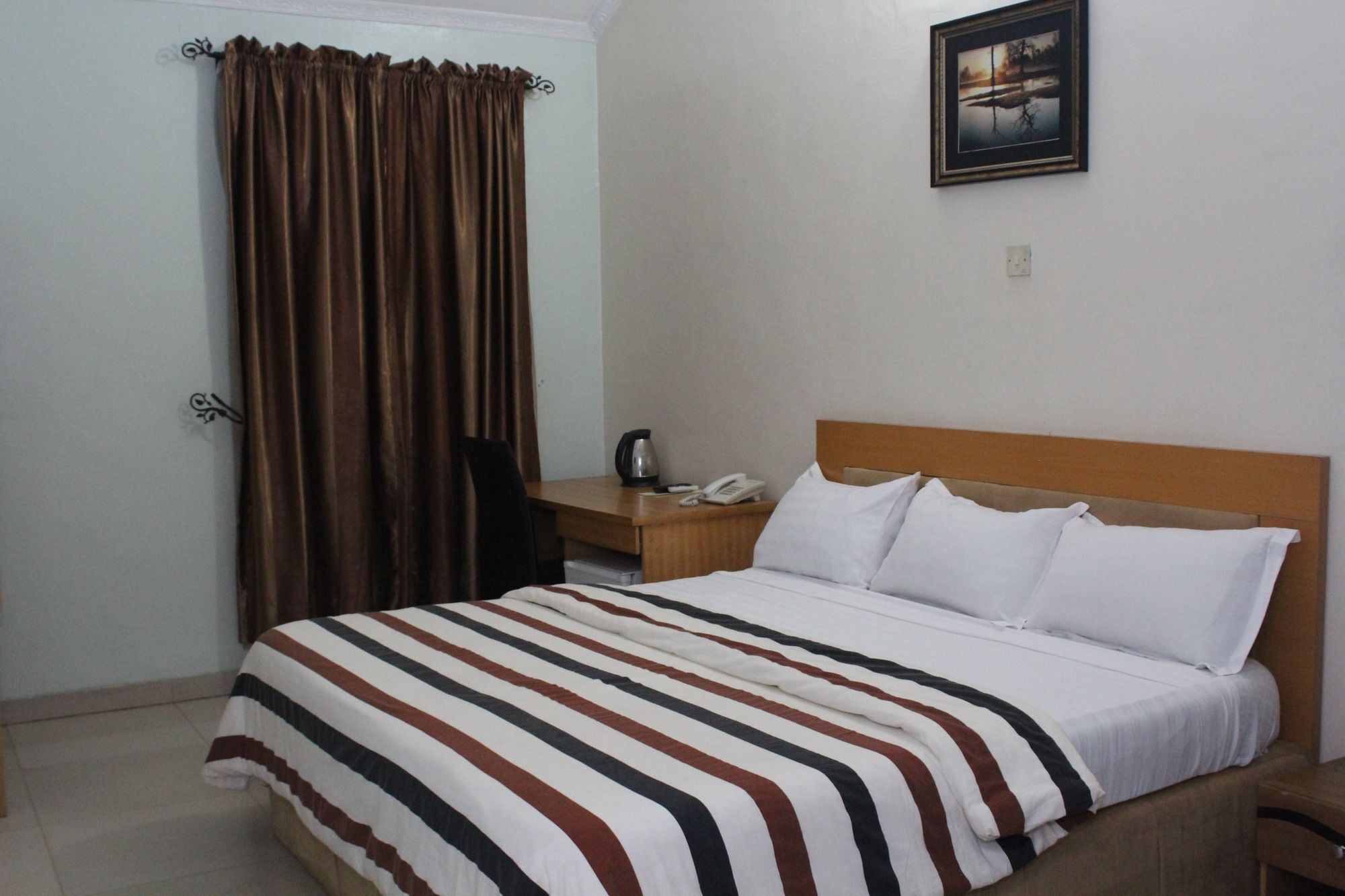 Bluespring Hotel Maryland Екстер'єр фото