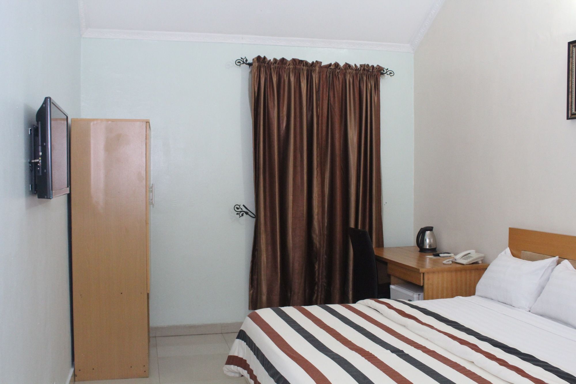 Bluespring Hotel Maryland Екстер'єр фото