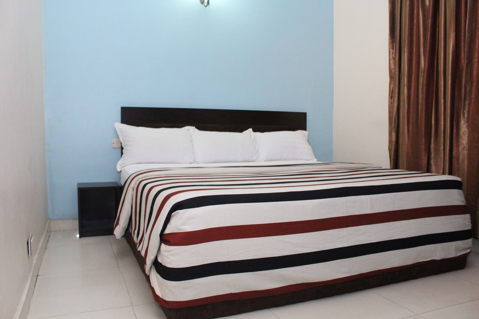 Bluespring Hotel Maryland Екстер'єр фото